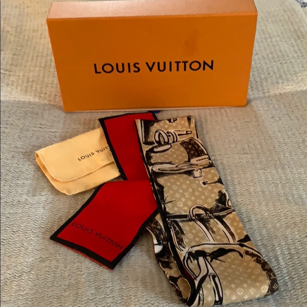 Louis Vuitton Bandeau w/dust bag